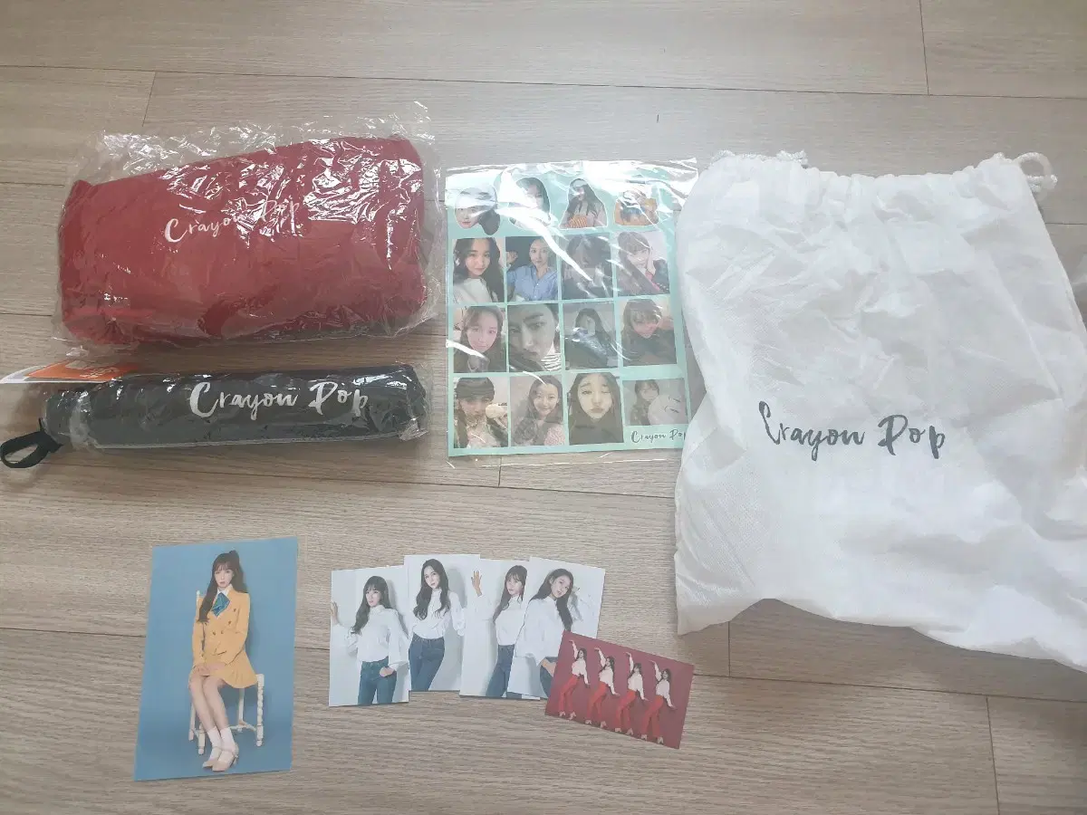 Crayonpop makestar Collection of photo cards and merchandise