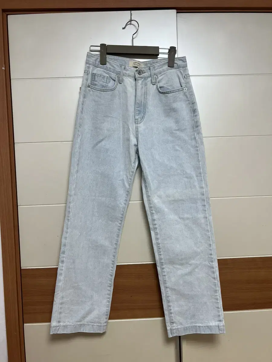 younger men's pants