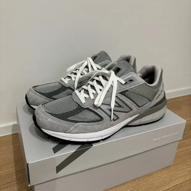 뉴발란스 990 v5 275