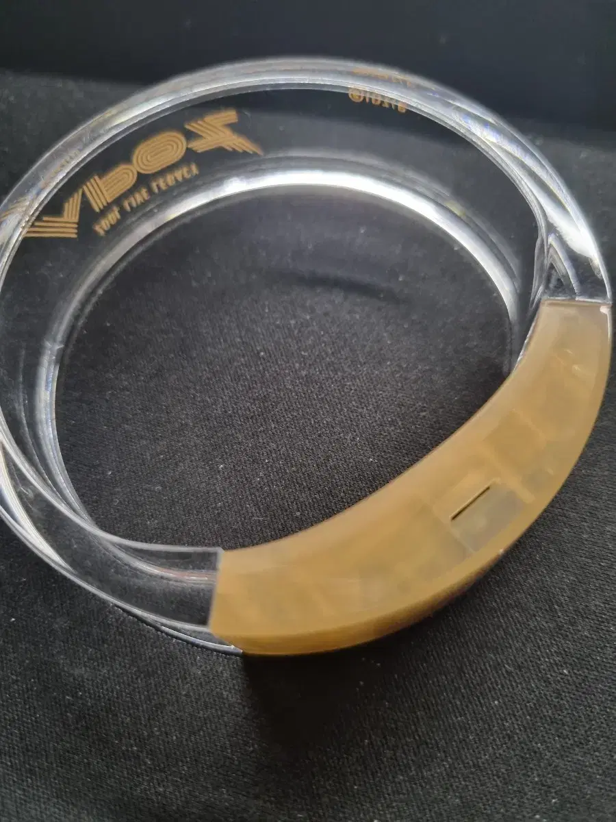 Aina Minami Bangle Light