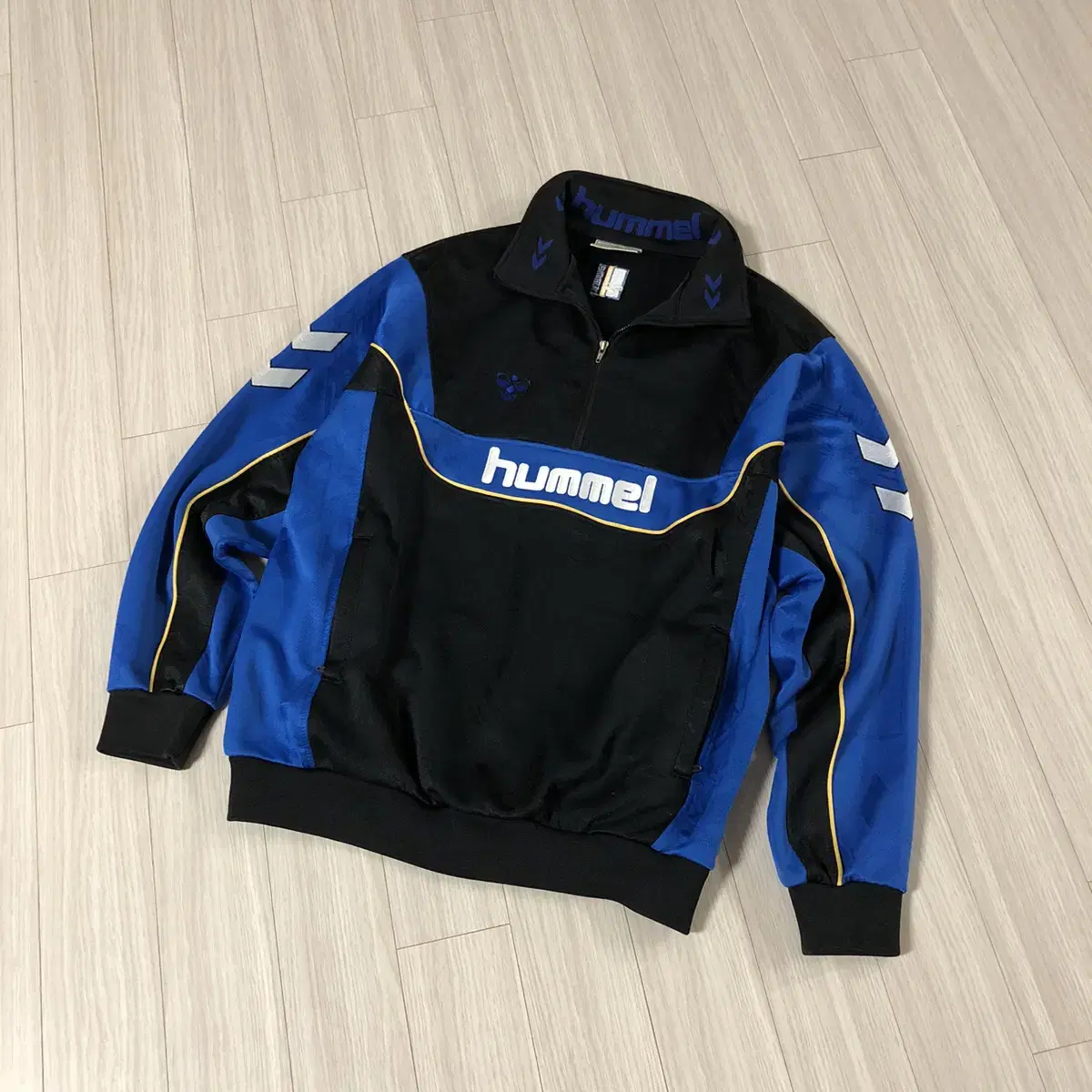 Hummel half zip-up  sweat. L