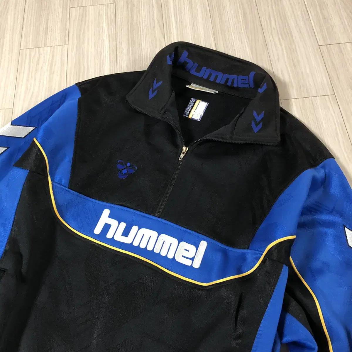 Hummel half zip-up  sweat. L