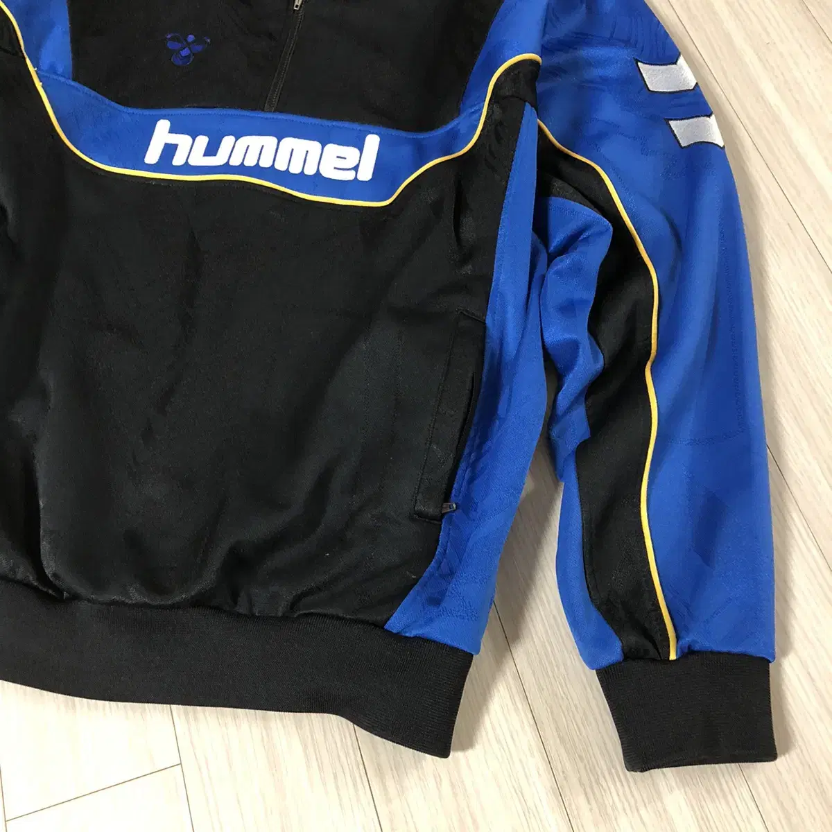 Hummel half zip-up  sweat. L