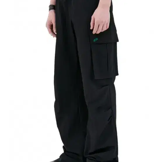 더 아이덴티티 Needlepoint tuck cargo pants