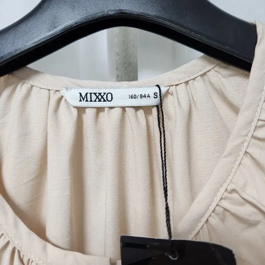 [새상품]S 미쏘 MIXXO 셔링 디테일 롱 원피스