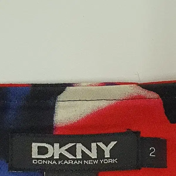 WP3165 DKNY 여성25사이즈 카모플라쥬 미디 스커트