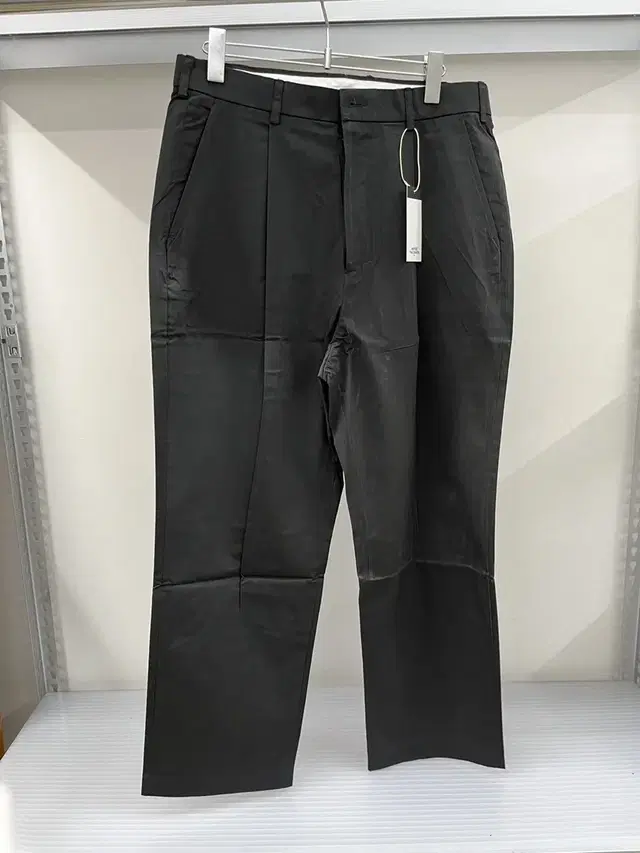 마티스더큐레이터 - Ivy Chino Pants(Graphite)