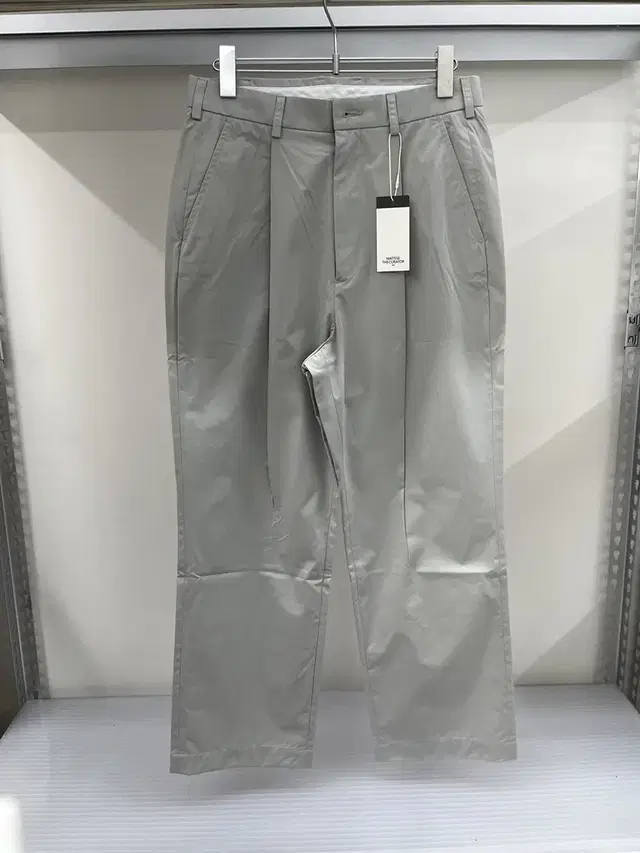 마티스더큐레이터 - Ivy Chino Pants (Silver Grey)