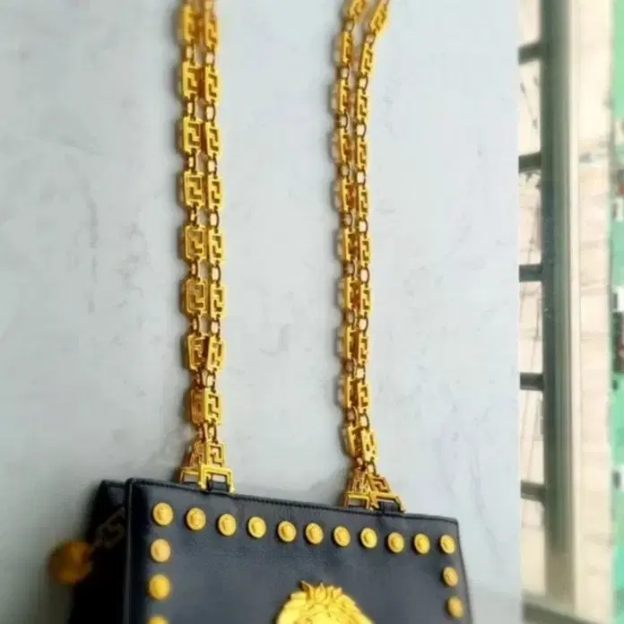 90's베르사체 메두사 골드체인 핸드백 GIANNI VERSACE BAG