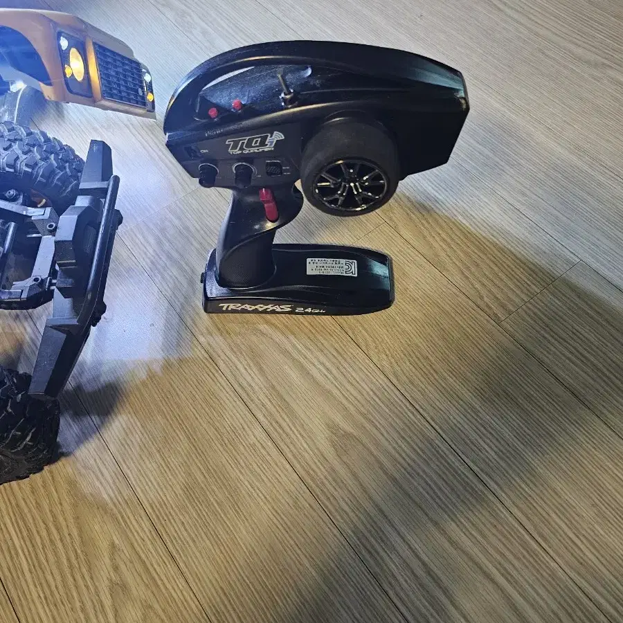 rc카1:10 트랙사스 trx4 디펜더 판매합니다.