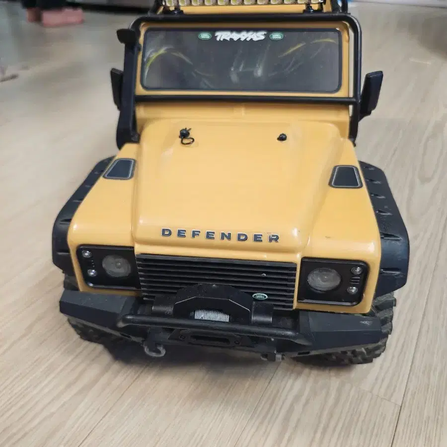 rc카1:10 트랙사스 trx4 디펜더 판매합니다.