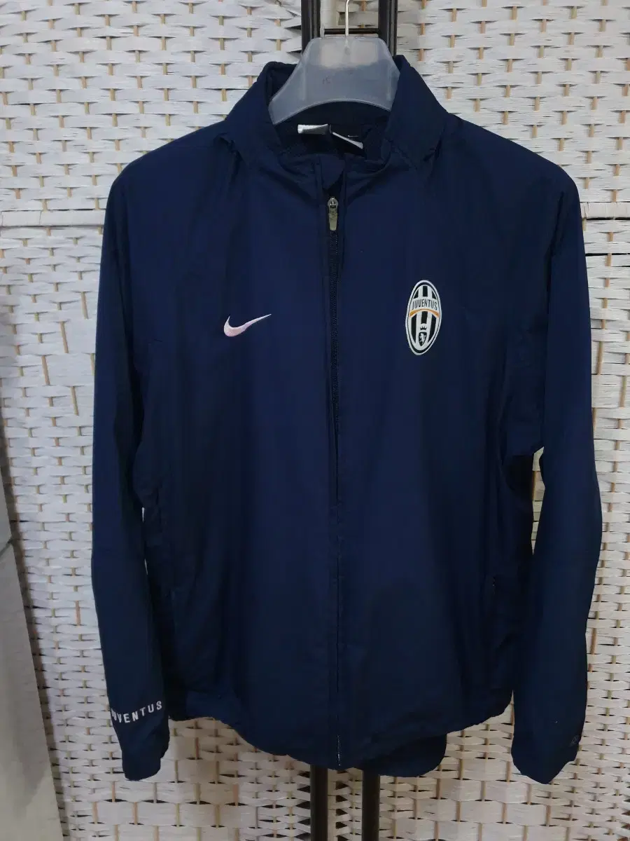 (1697) NIKE Nike Juventus Windbreaker 100 M Old School