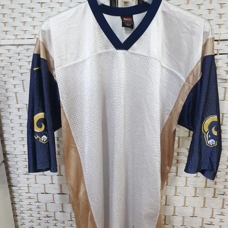 (0679) 나이키 00's  NFL LA RAMS 럭비져지 하키져지 L