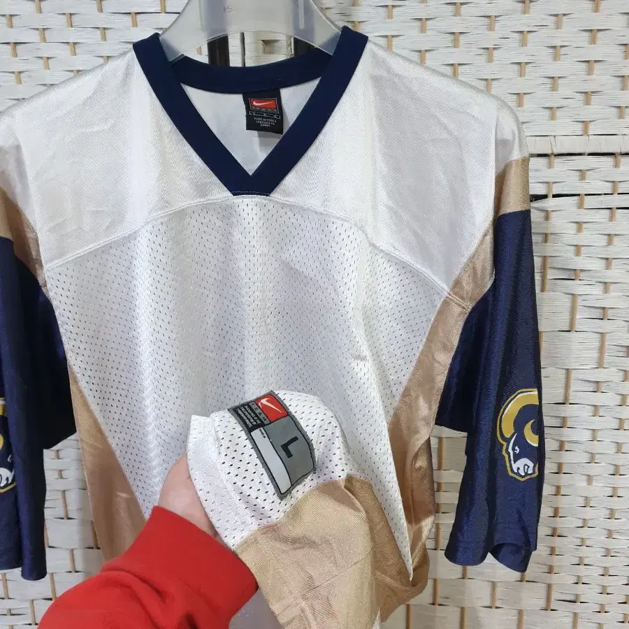 (0679) 나이키 00's  NFL LA RAMS 럭비져지 하키져지 L