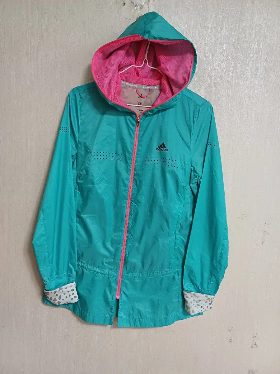 Women's Adidas Running Windbreaker (90)