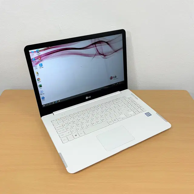 엘지 15U560 i5-6200U 15인치 중고노트북 화이트