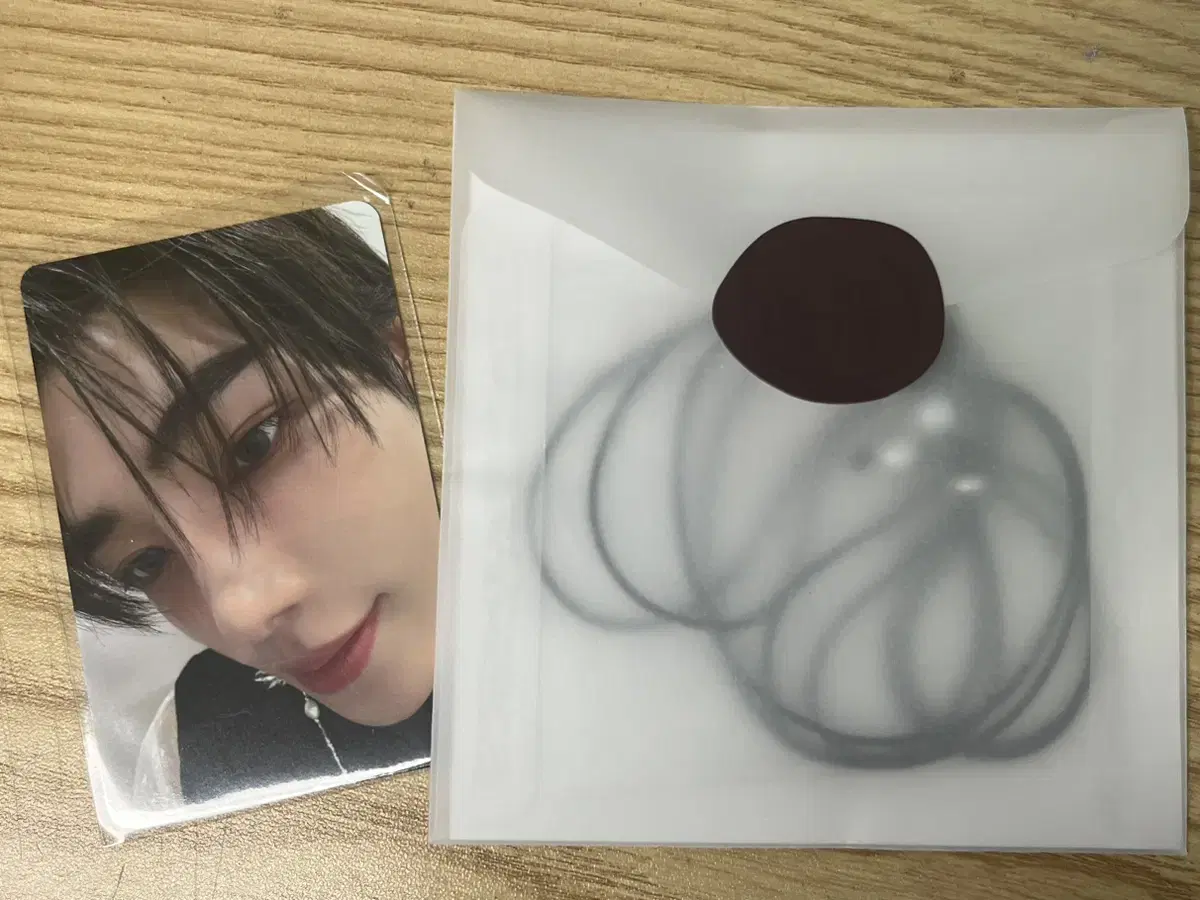 The Boyz Fantasy with muu pop up Leather Necklace new choi chanhee Photocard