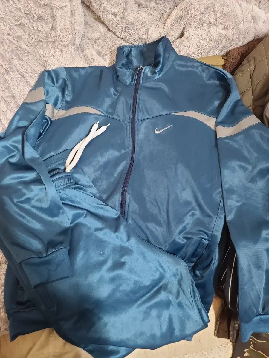 Nike Training Top and Bottom Setup Size 100