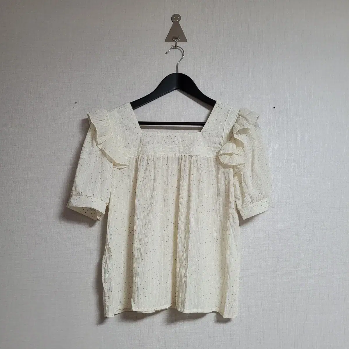 G. (Female/FREE) Blouse