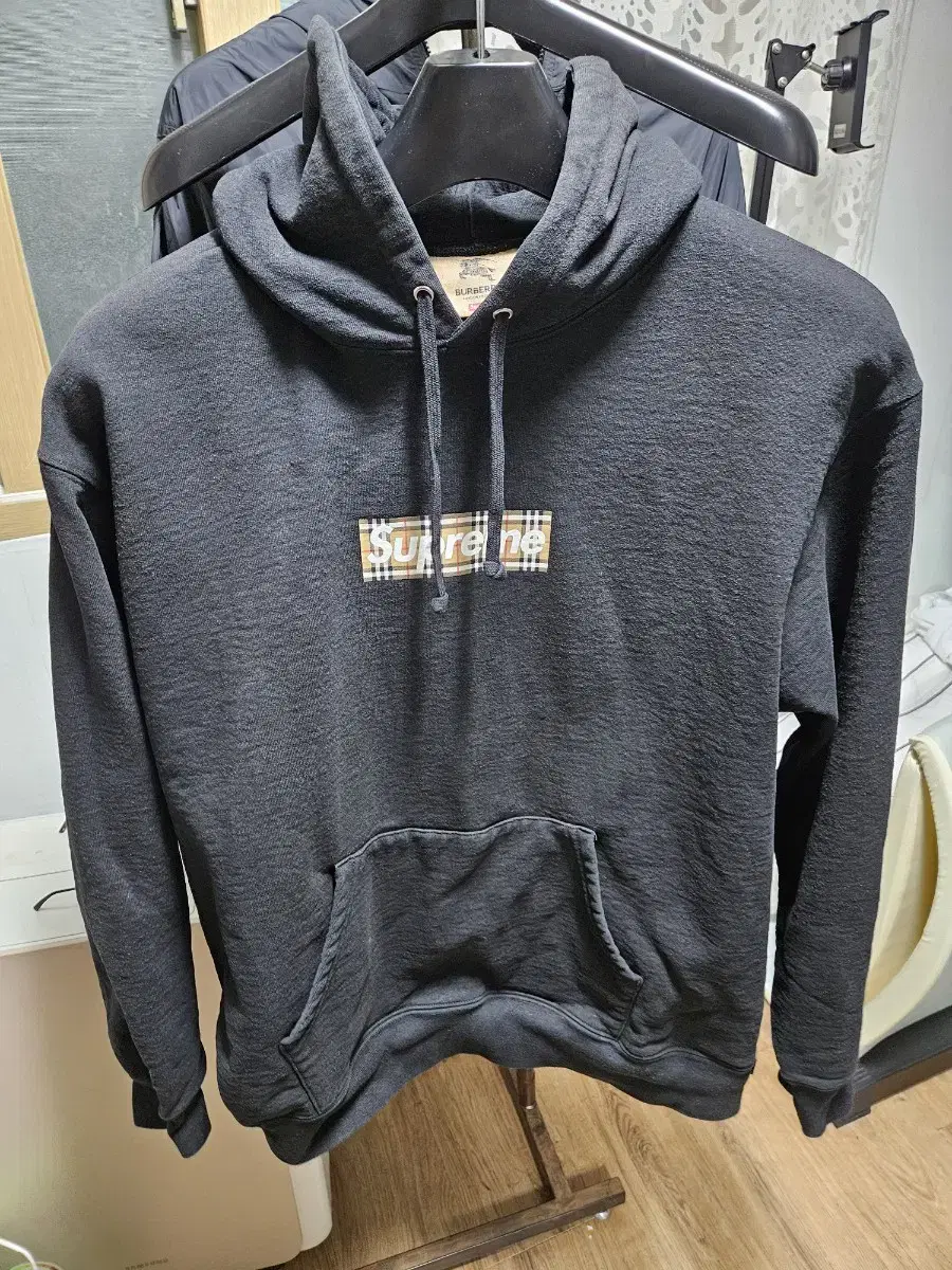 Supreme Burberry Black Hoodie size L