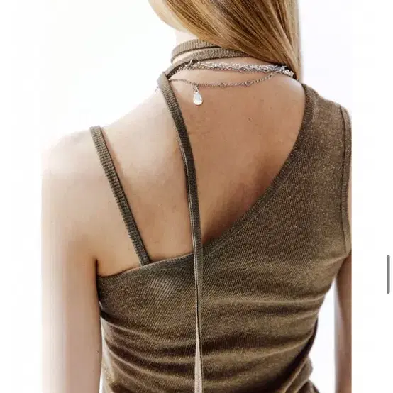 데비어퍼 원숄더언발 나시 FURAI STRING TANK TOP