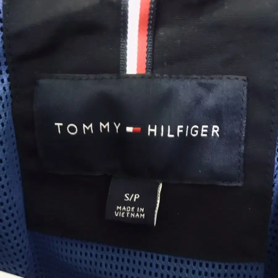 TOMMY HILFIGER