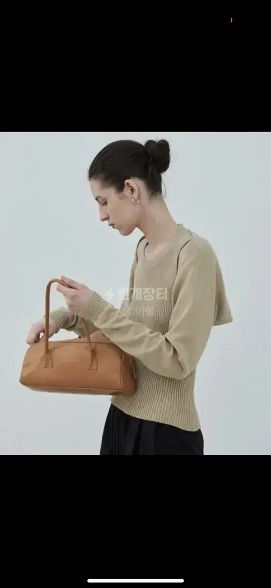 diagonal heart handle bag (camel)