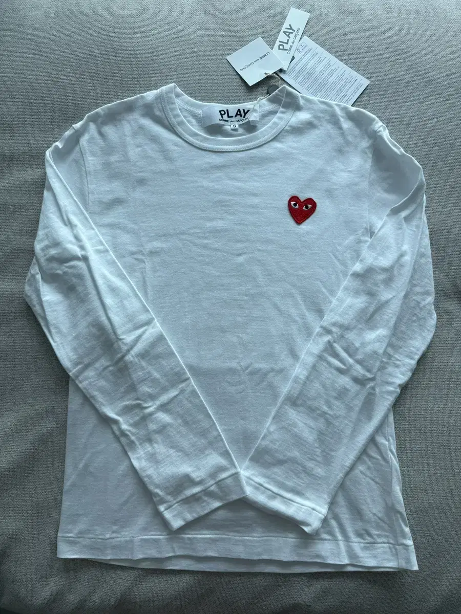 (New) Comme des Garçons Song Red Waffen T-shirt