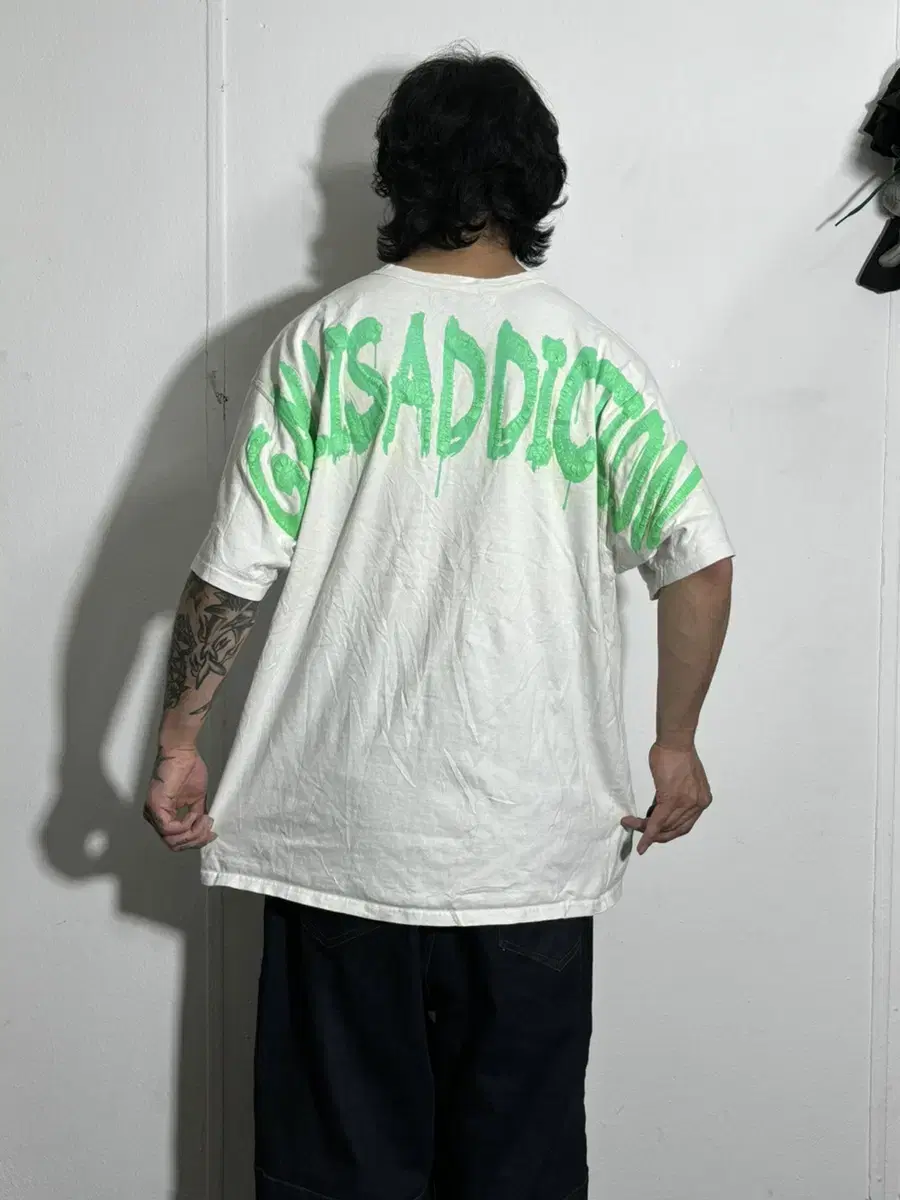 Champion White Back Printed Vahn Tee L