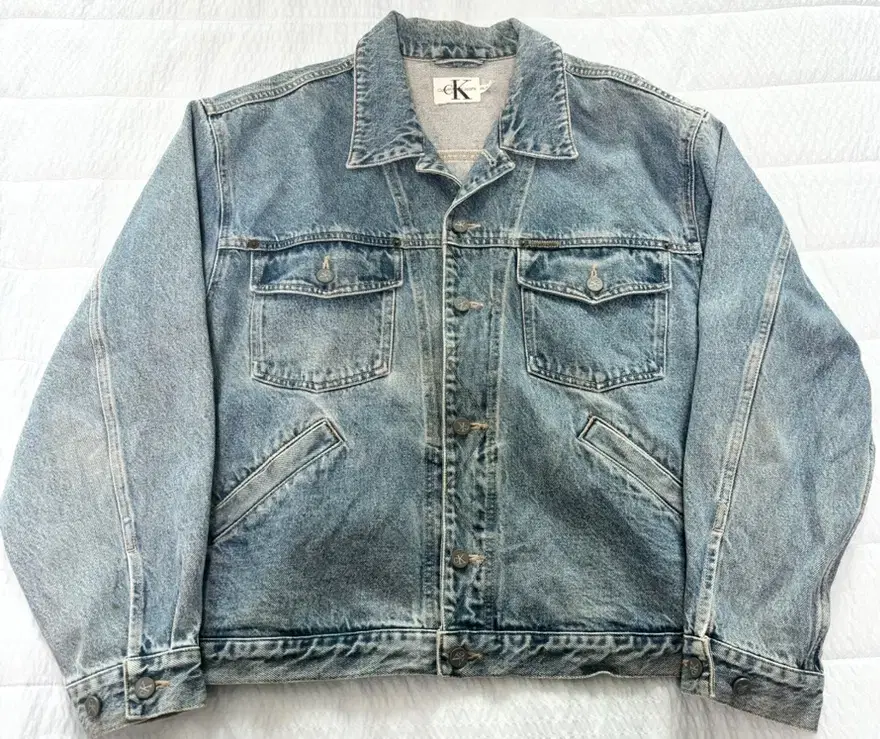 105) Calvin Klein Pocketed Denim Tricker Jacket