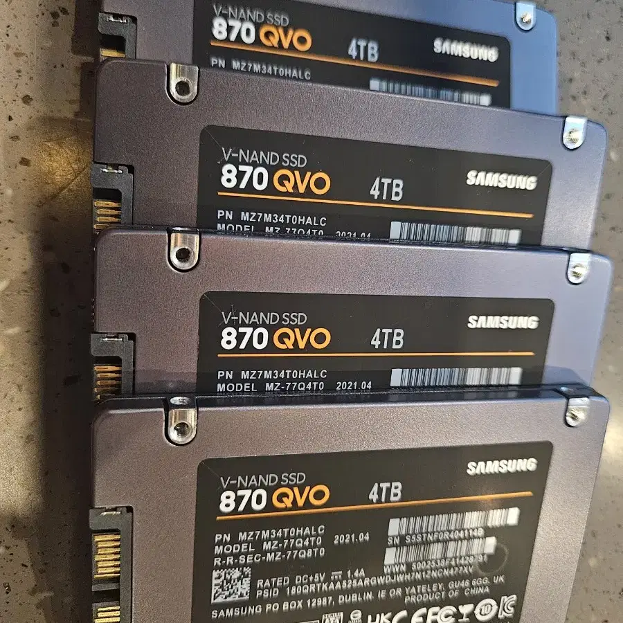 삼성 SSD 870 QVO 4T 4테라짜리 최대 4장 팝니다.