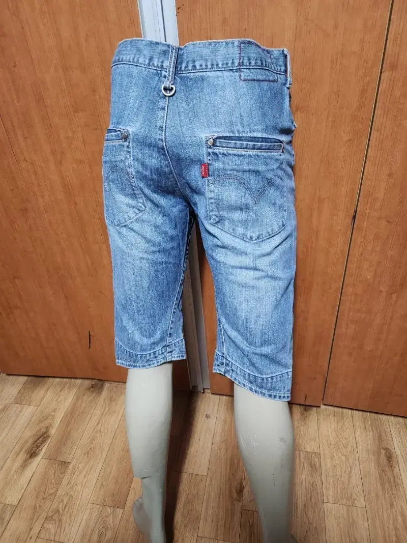 Levi'sEngineered JeansVans30 is 30