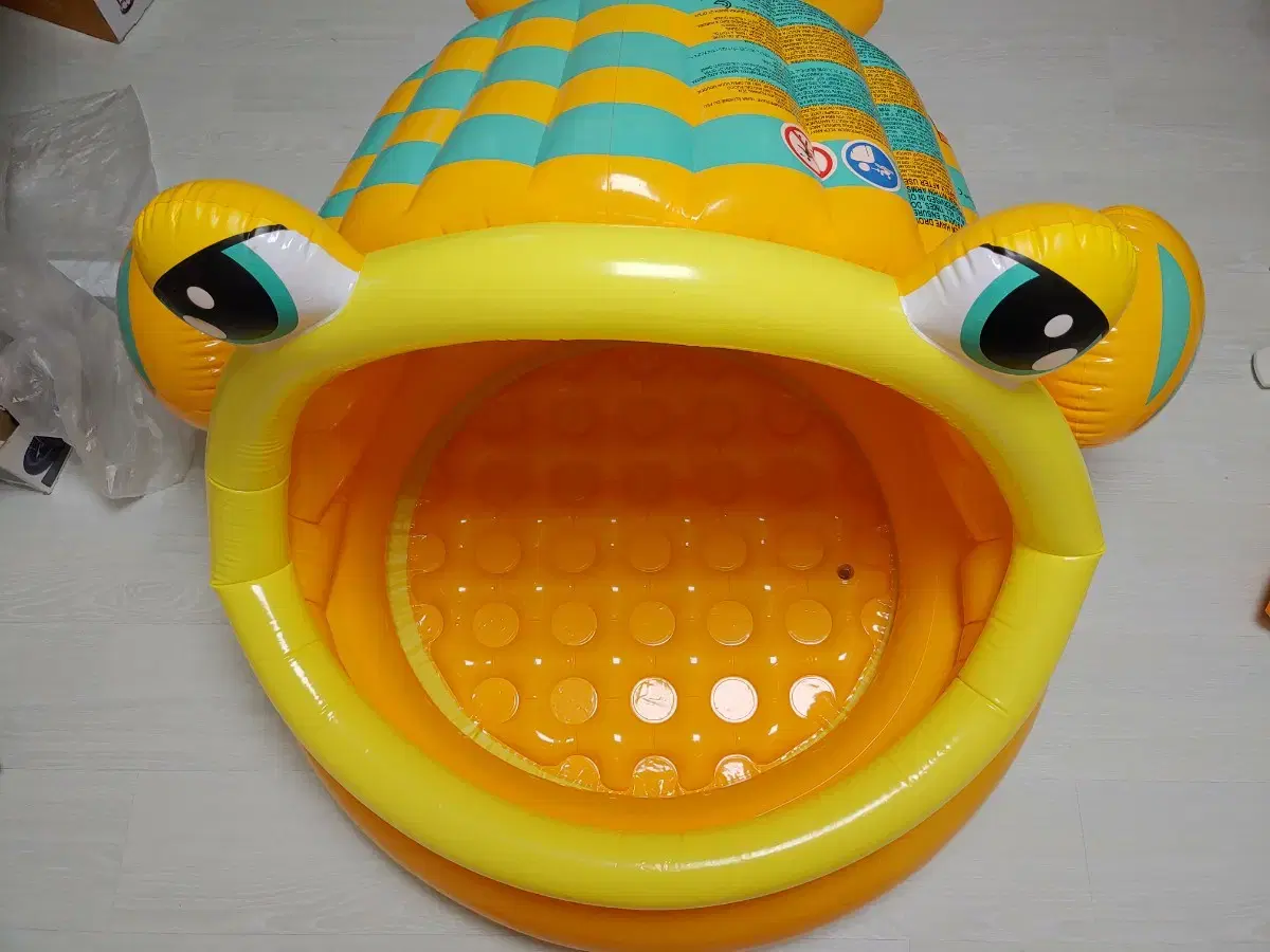 Mini pools