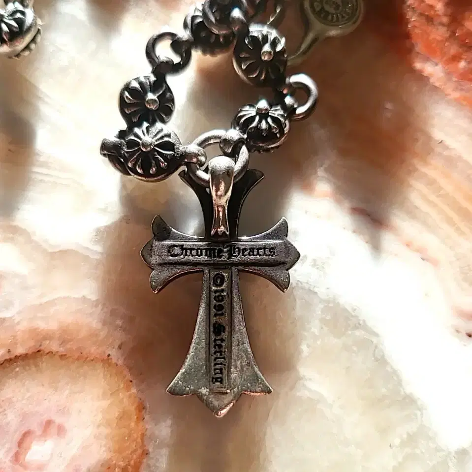 chromehearts blackdiamond cross necklace