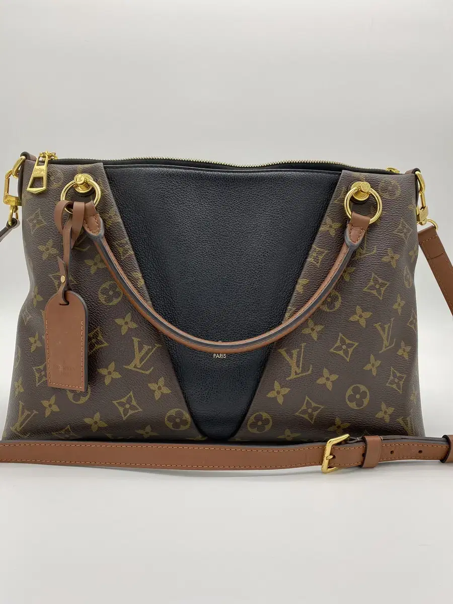 Louis Vuitton V-Tote MM