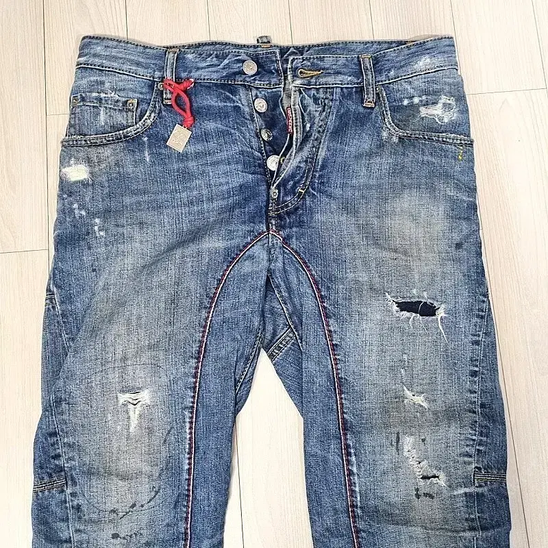 [46]Distressed Red Strap Biker jin Jeans