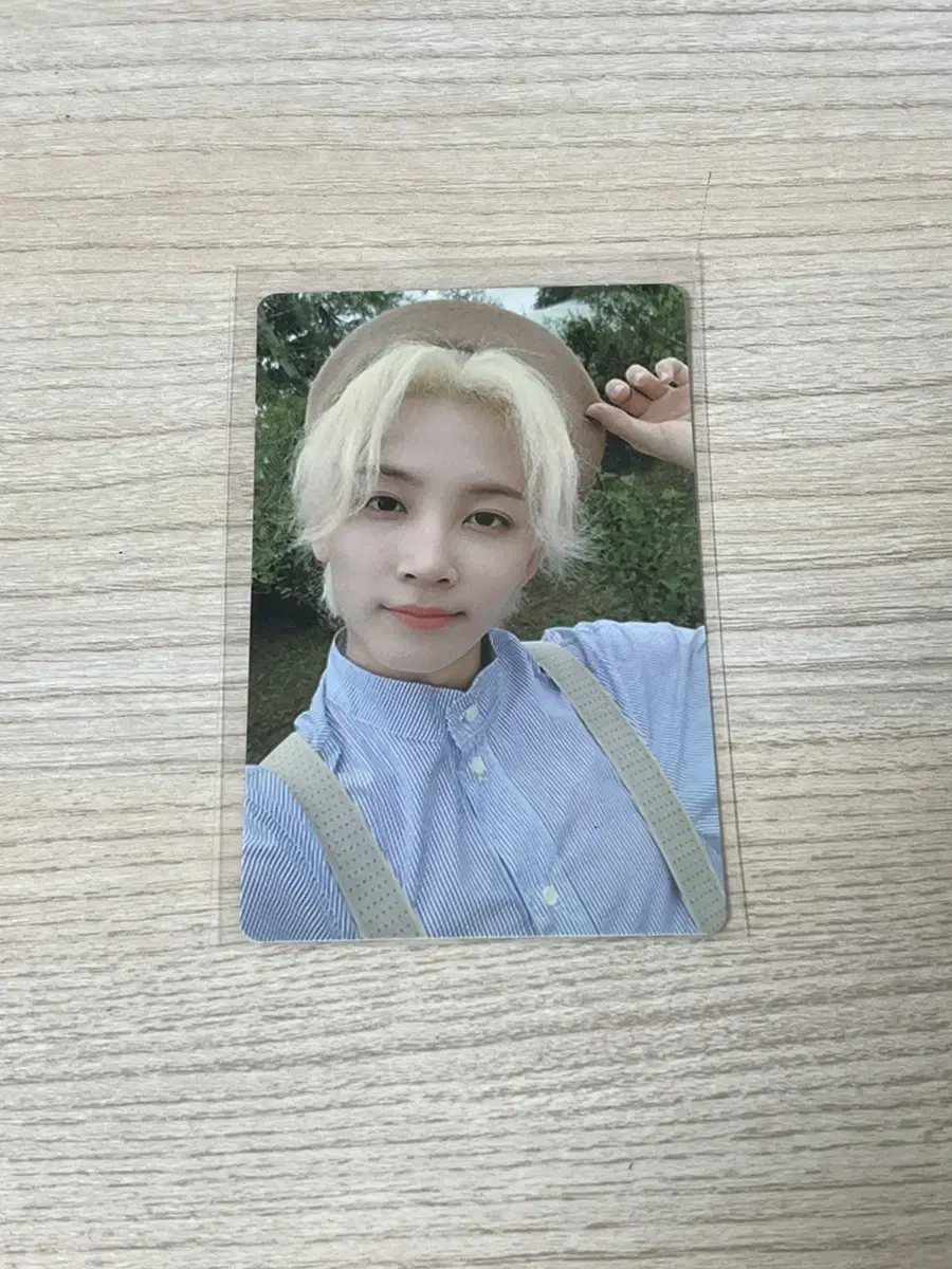 Beret jeonghan photocard