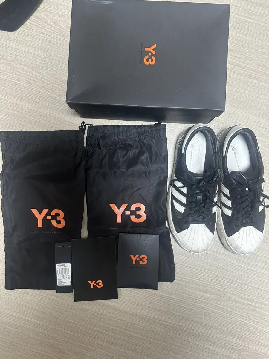 Y-3 요지스타