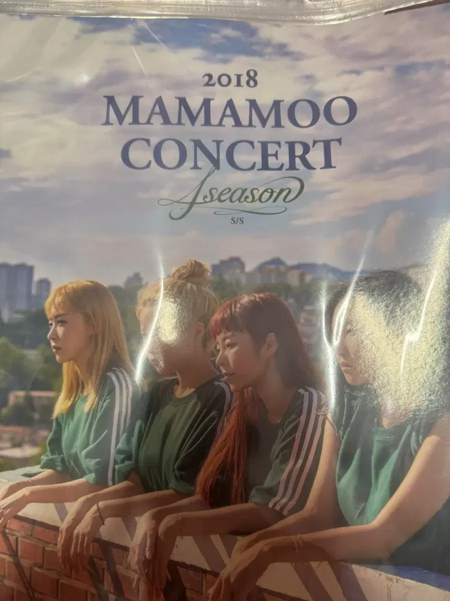 2018 mamamoo Concert Four Seasons S/S poster sells.