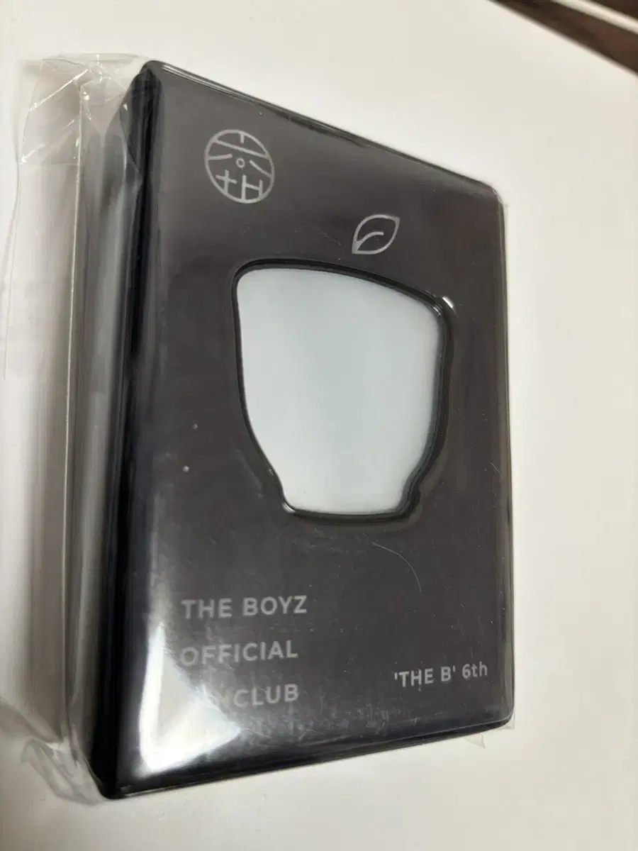 The Boyz 6-piece kit photocard photobook WTS