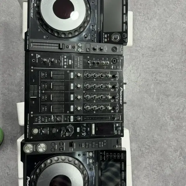 CDJ-2000 nexus