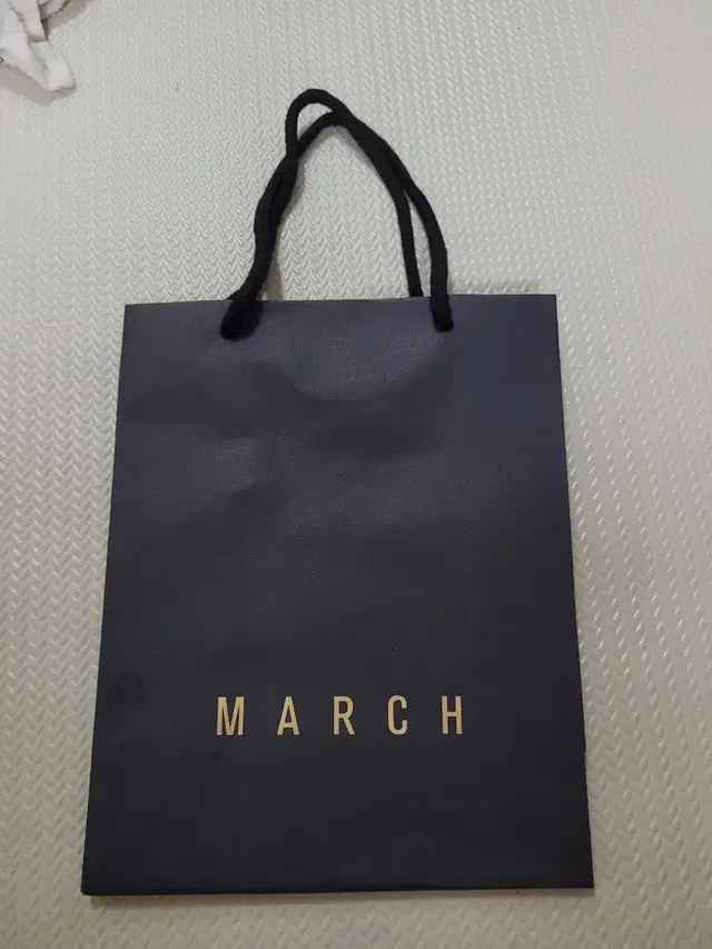 MARCH 종이백