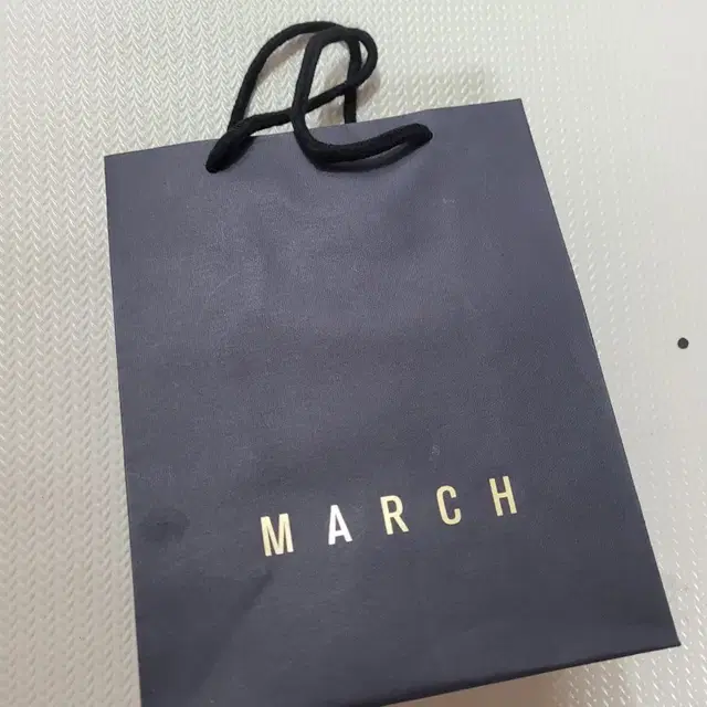 MARCH 종이백