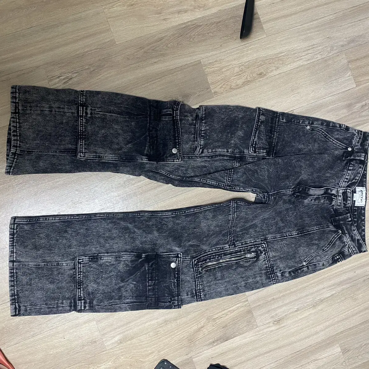 [Critique] Multi Cargo Denim Pants M