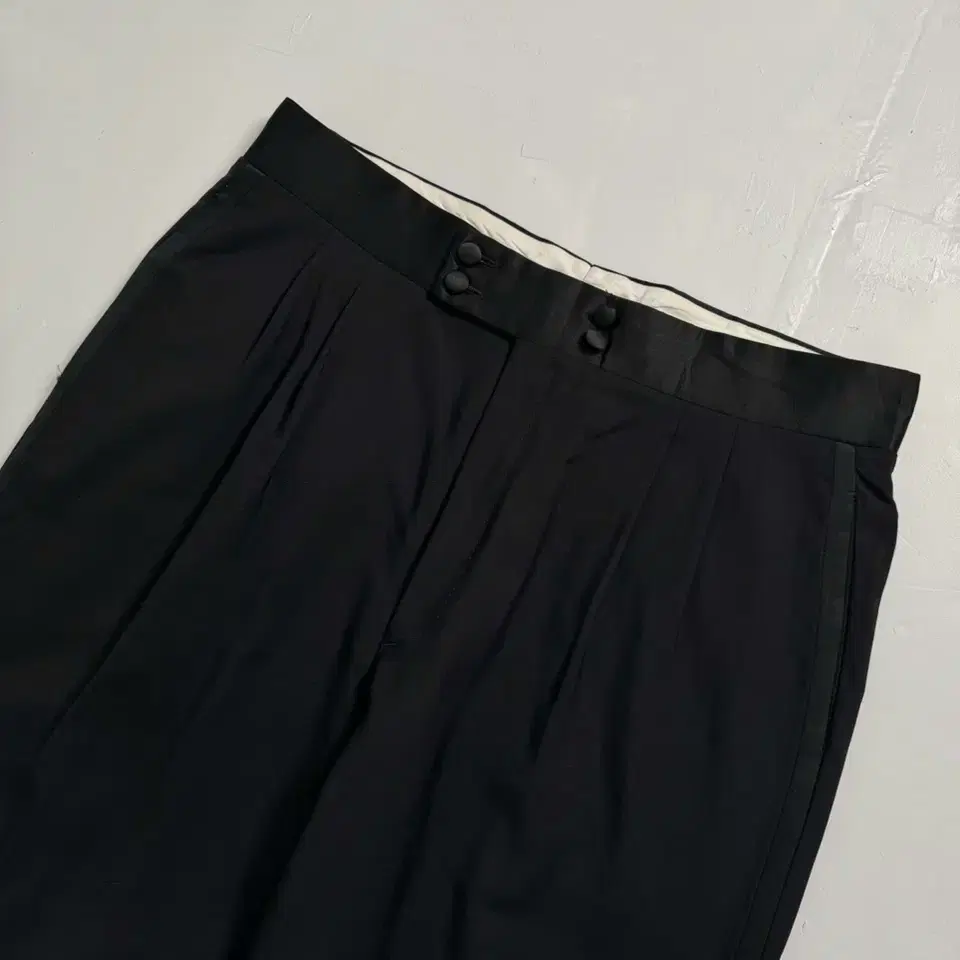 80s gucci two tuck side line trouser