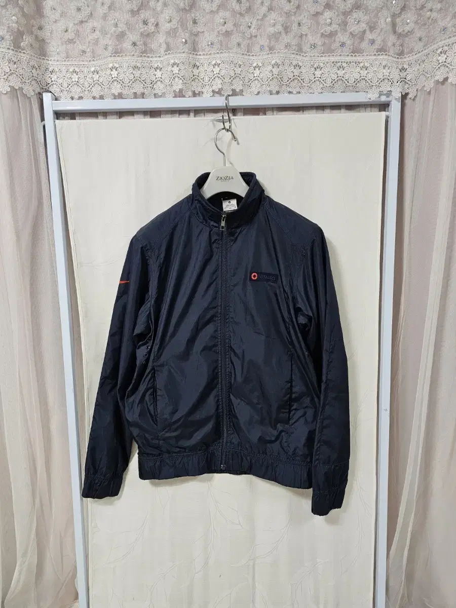 Nike Woven Windbreaker(95)