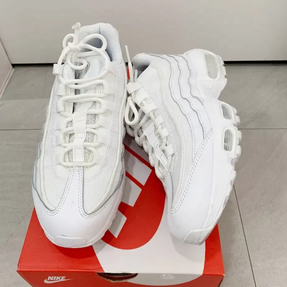 Nike Air Max 95 "Triple White" sneakers