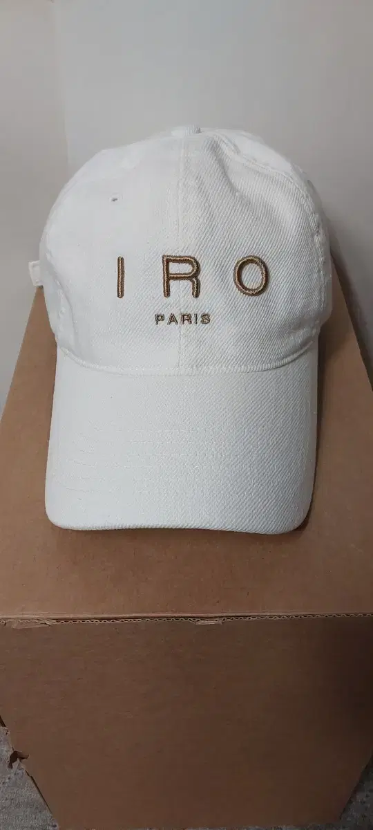 IRO 볼캡