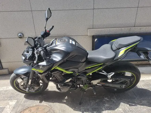 가와사키 Z900(21년식) 서울강북 자드슬립온 13000KM 팝니다.