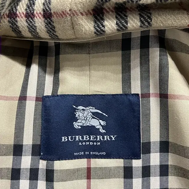 [택포] [46R] BURBERRY 버버리 래글런코트